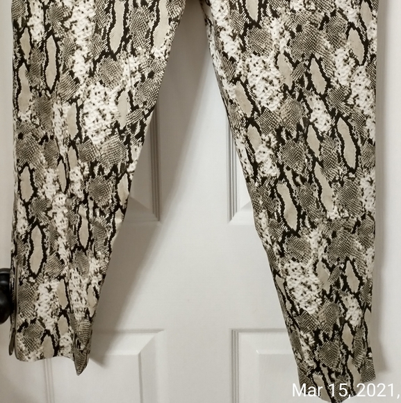 Pants - Picture 4 of 4